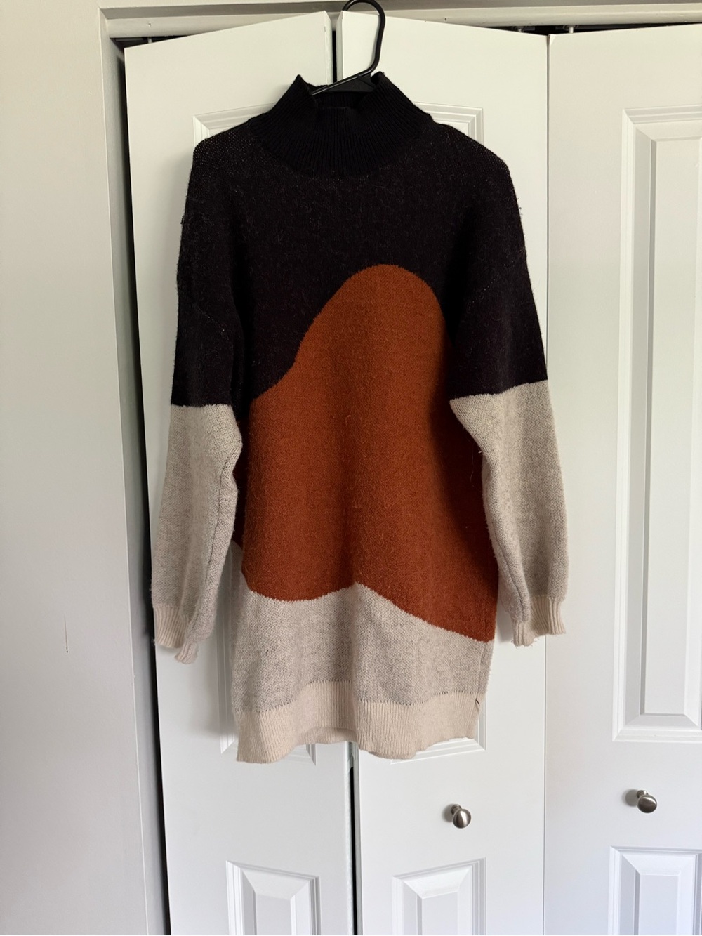 Blu Pepper Black, Rust & Cream Colorblock Midi Sweater Dress